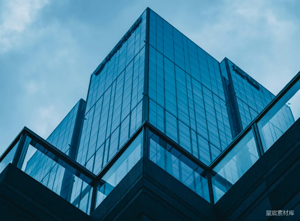 高清摄影  现代玻璃建筑直指天空。