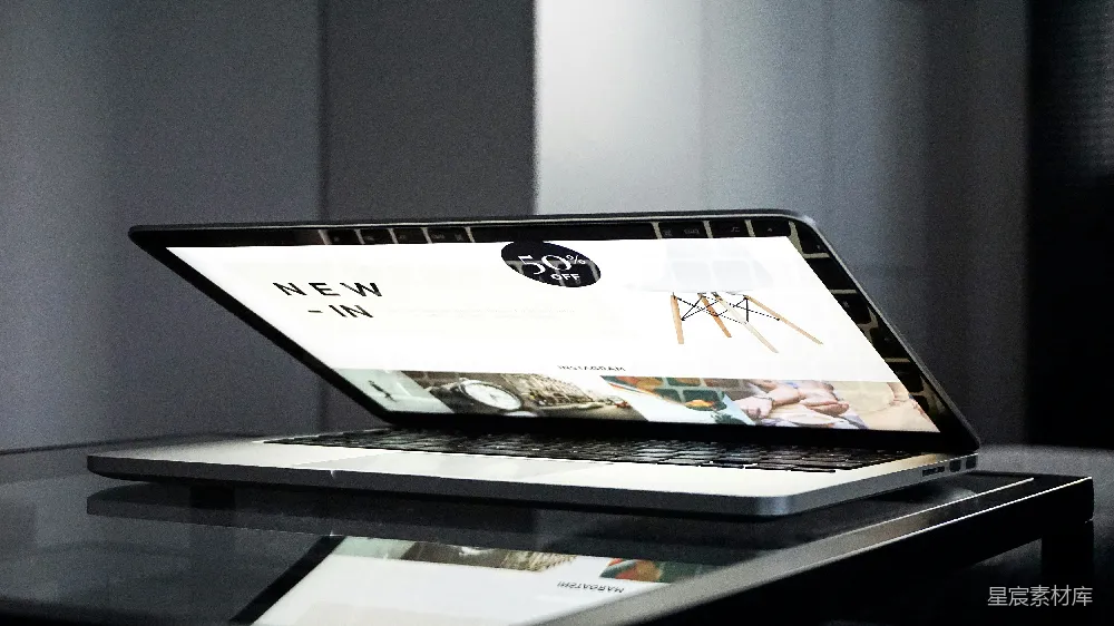 高清摄影  打开 MacBook Pro