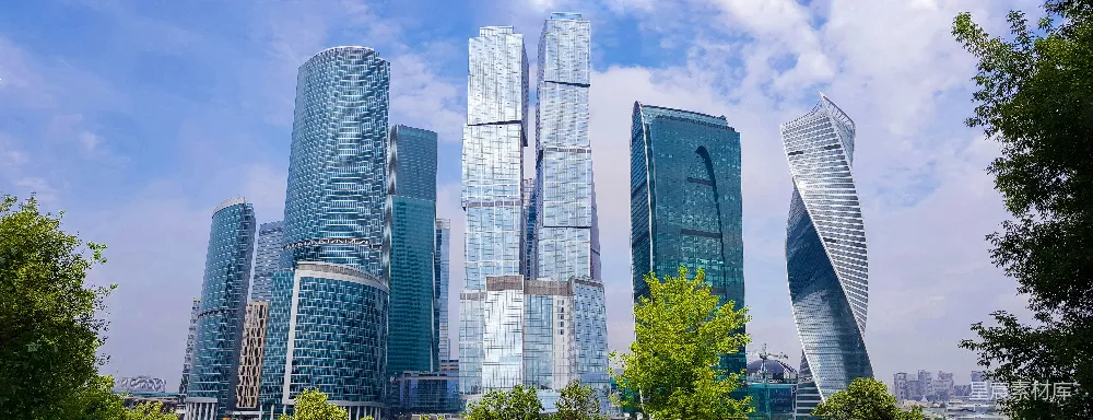 高清摄影  一排高大的建筑物并排矗立。