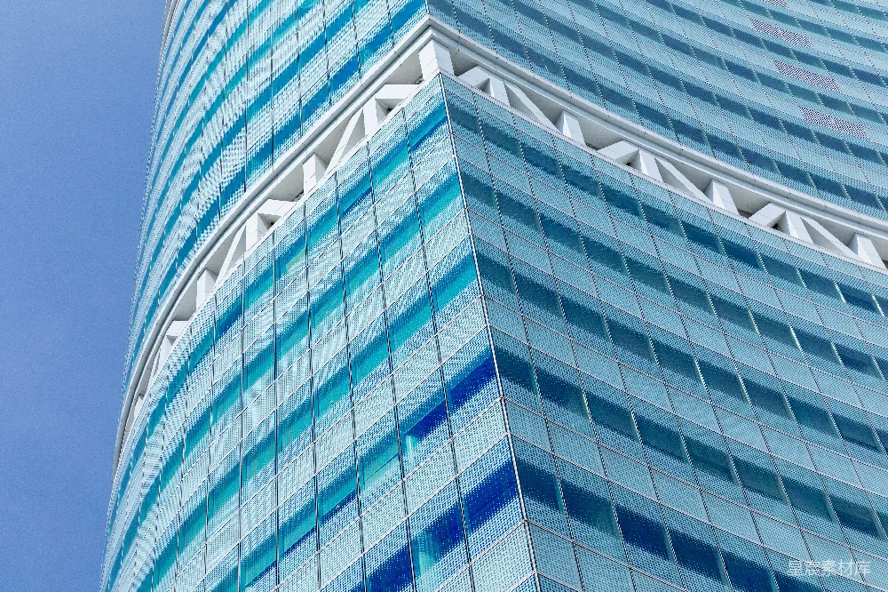 高清摄影  蓝白相间的混凝土建筑