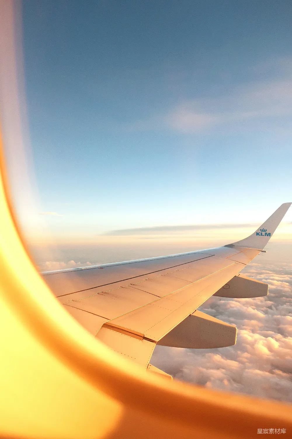 高清摄影 旅行 自然 飞机在空中飞行的外观