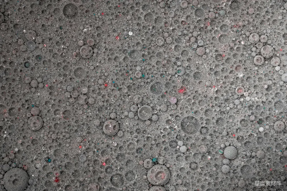 高清摄影  银色圆形硬币在灰色表面上