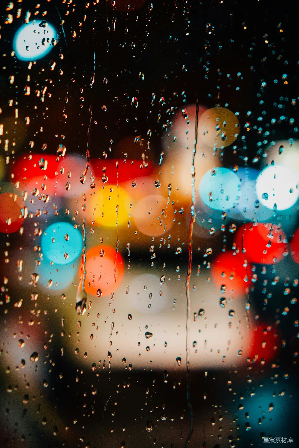 高清摄影 窗户上的雨滴