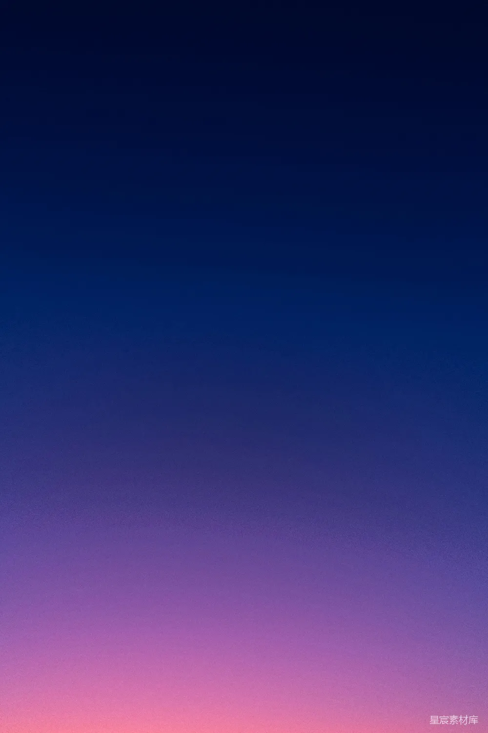 高清摄影  一群人在海滩上站着。