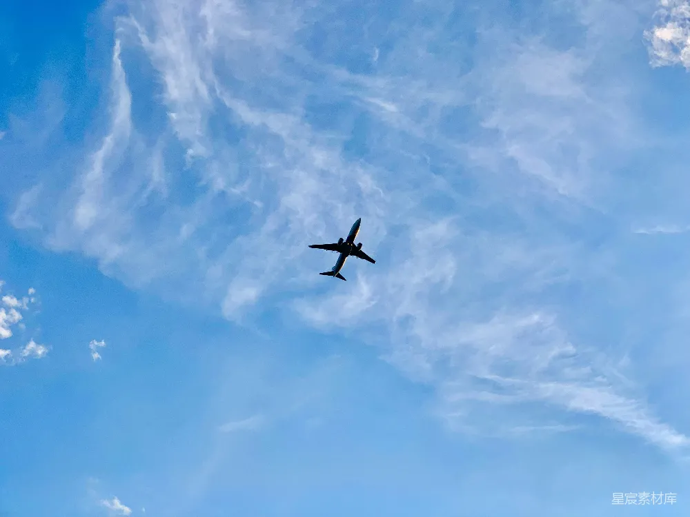 高清摄影 壁纸 旅行 自然 白天的空中飞行的飞机