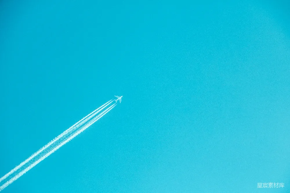 高清摄影  晴空万里下的飞机
