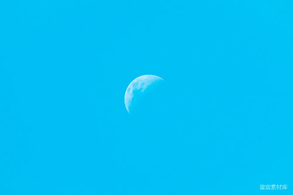 高清摄影 自然 壁纸 蓝空中的一弯白月