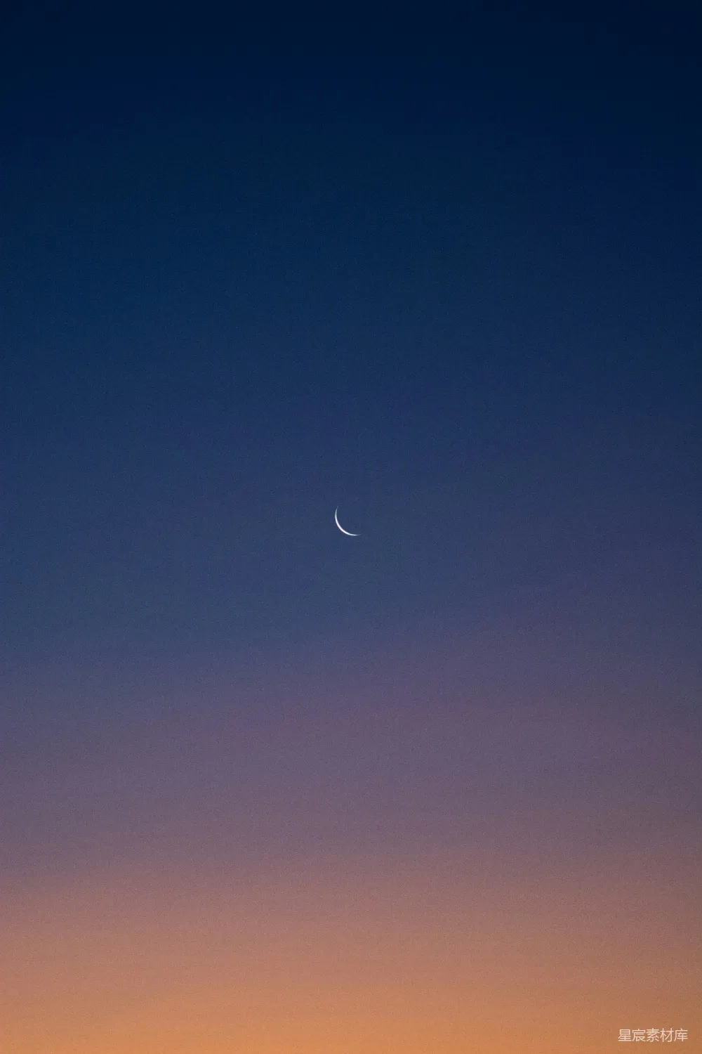高清摄影  夜晚蓝天白云
