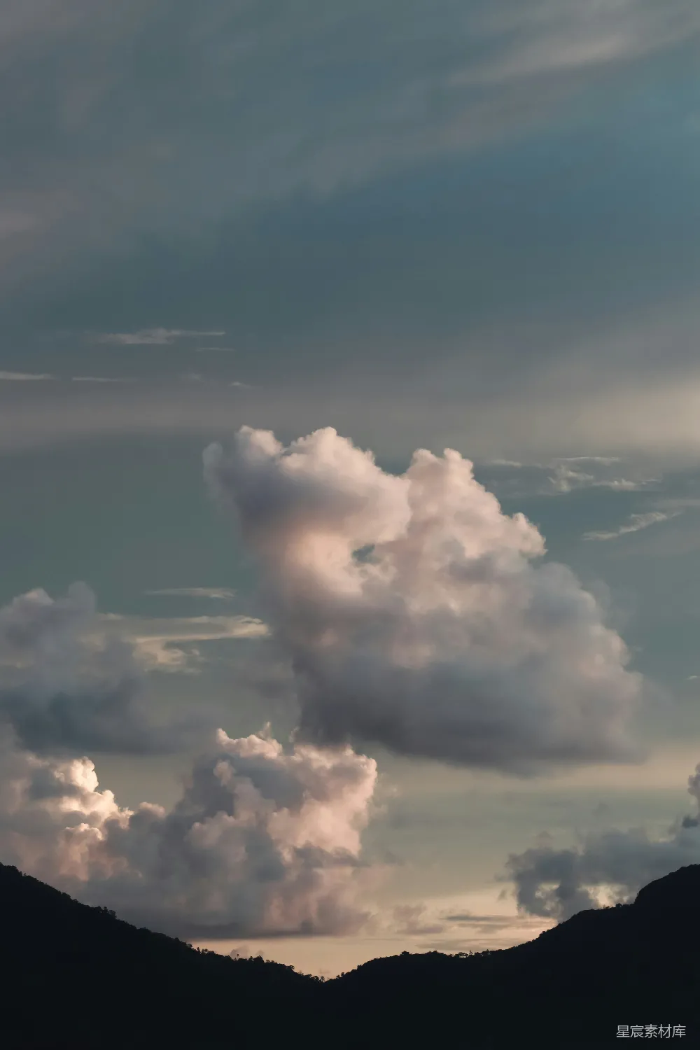 高清摄影  天空中的一群云