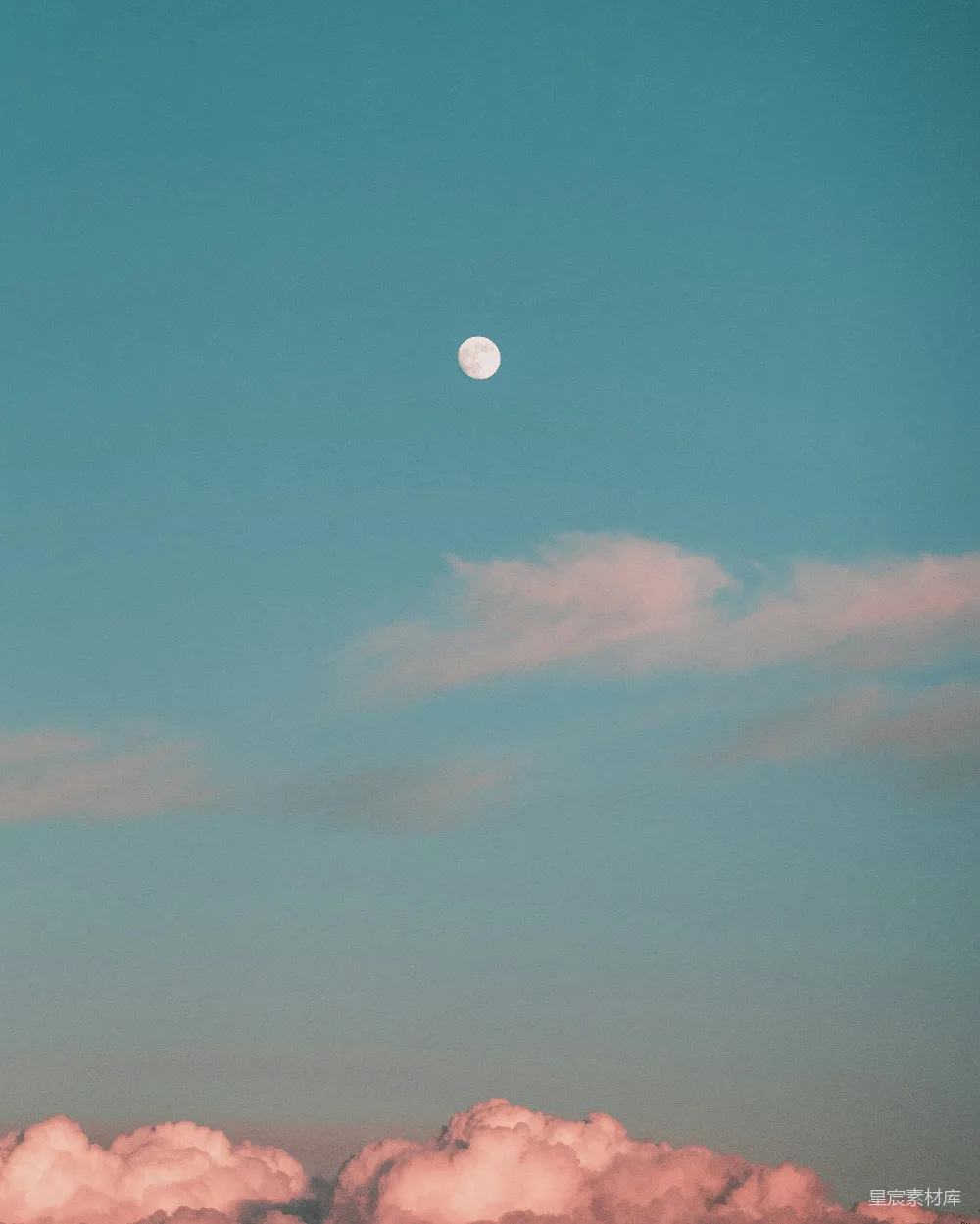 高清摄影  天空中的满月