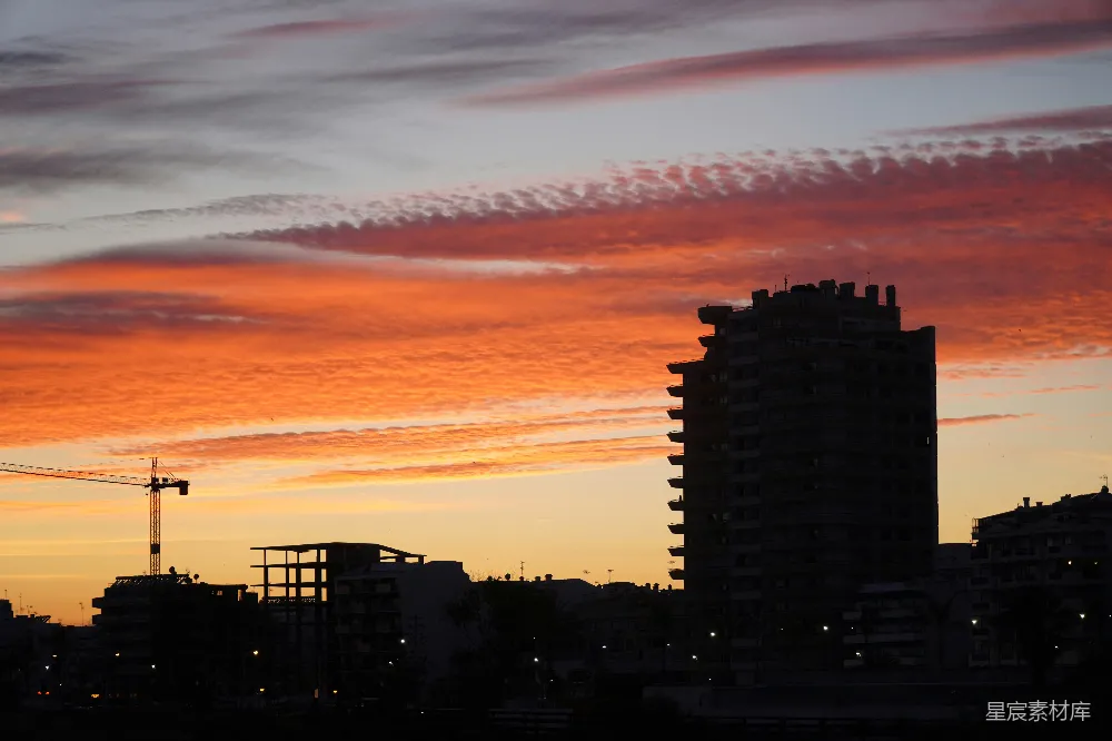 高清摄影  夕阳下城市建筑的剪影