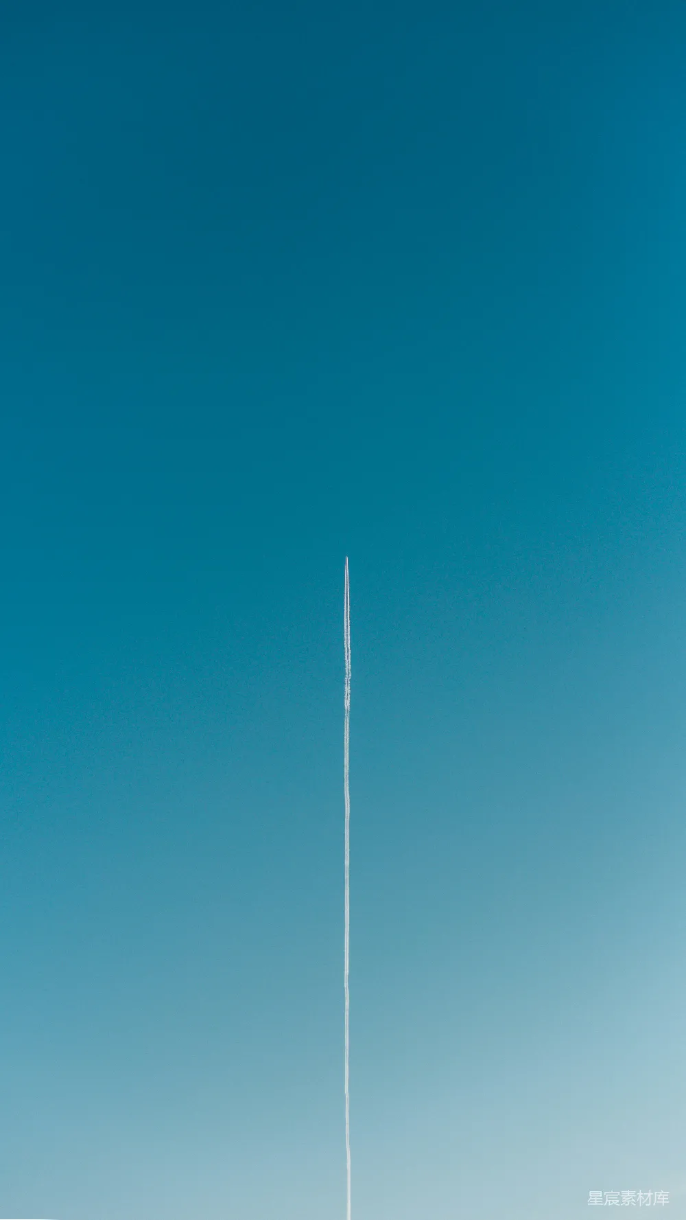 高清摄影 实验性 旅行 自然 壁纸 一架飞机在天空中高飞。