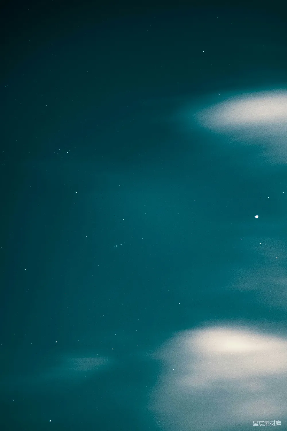 高清摄影  蓝白星光夜景