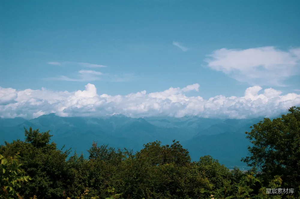 高清摄影  山峦和云雾的景色