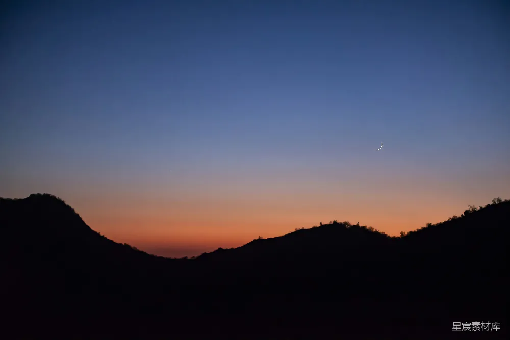 高清摄影 壁纸 自然 夕阳正在山峦上落下