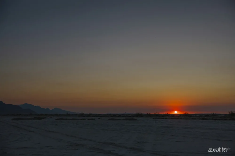 高清摄影  夕阳西下，广阔的荒凉之地