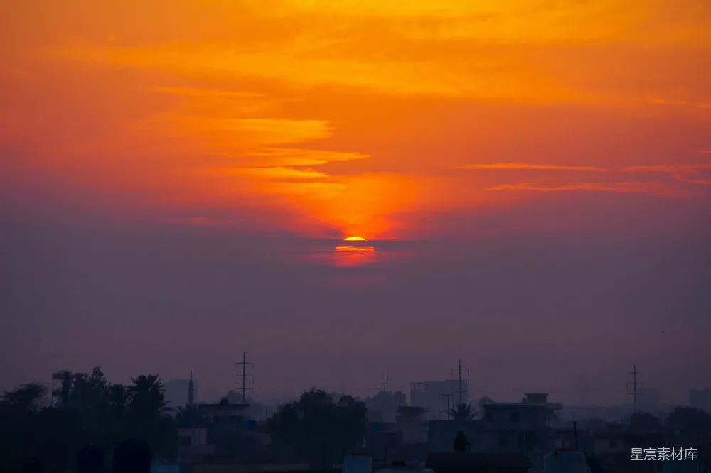 高清摄影  夕阳正在一城天际落下