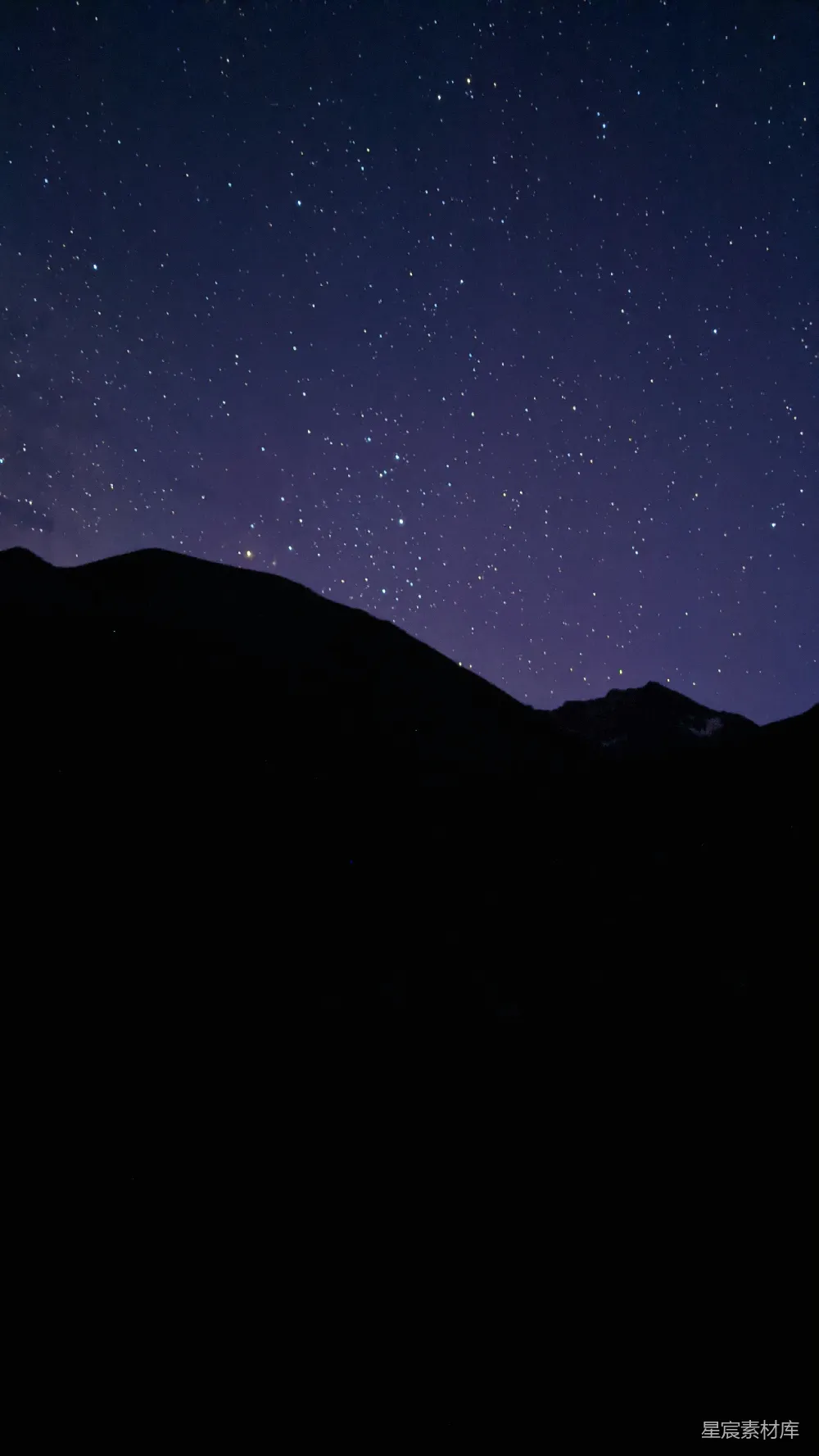 高清摄影  星夜中山峰的剪影
