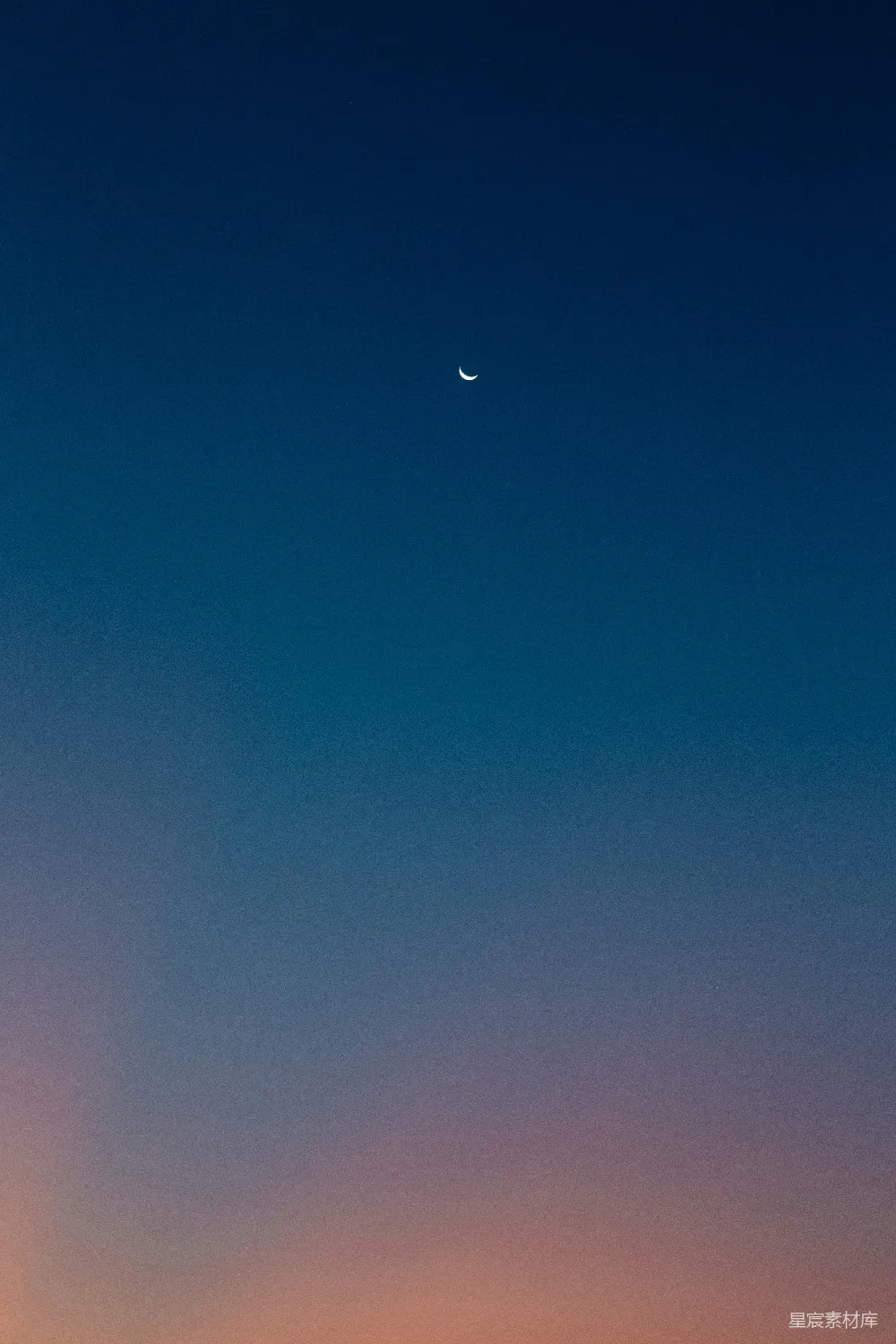 高清摄影 壁纸 新月在渐暗的夜空中