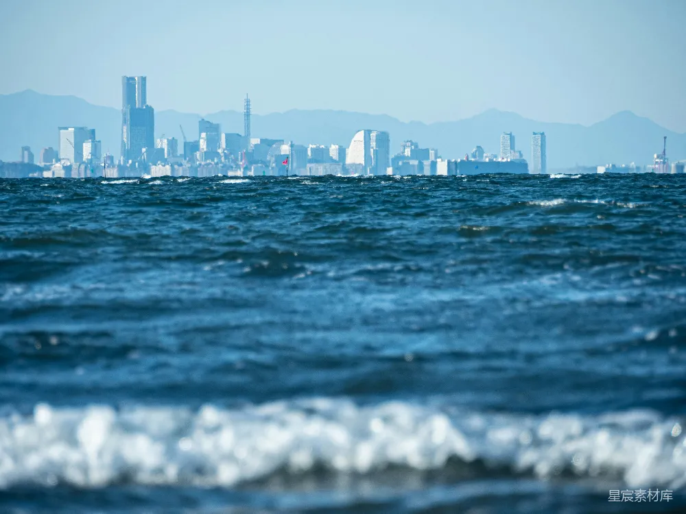高清摄影  从海洋上看城市景色