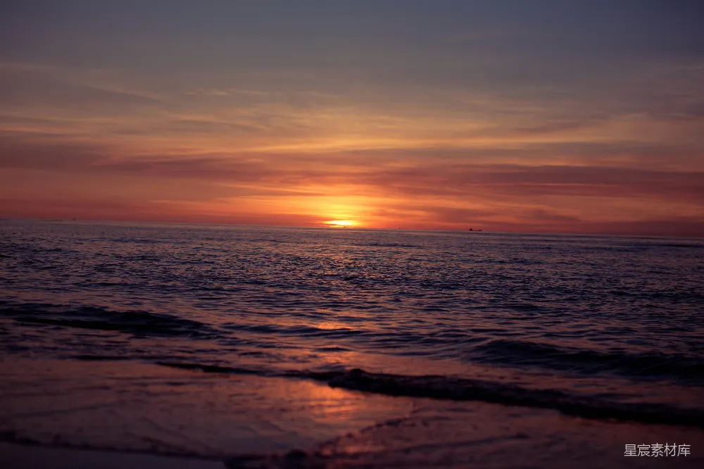 高清摄影  夕阳下的水域