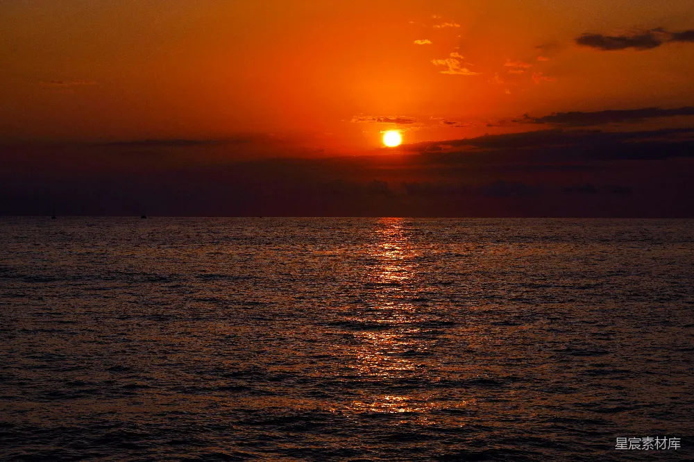 高清摄影  夕阳下的水面