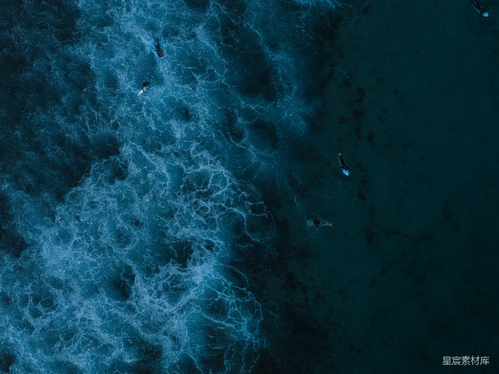 高清摄影  人在海里游泳