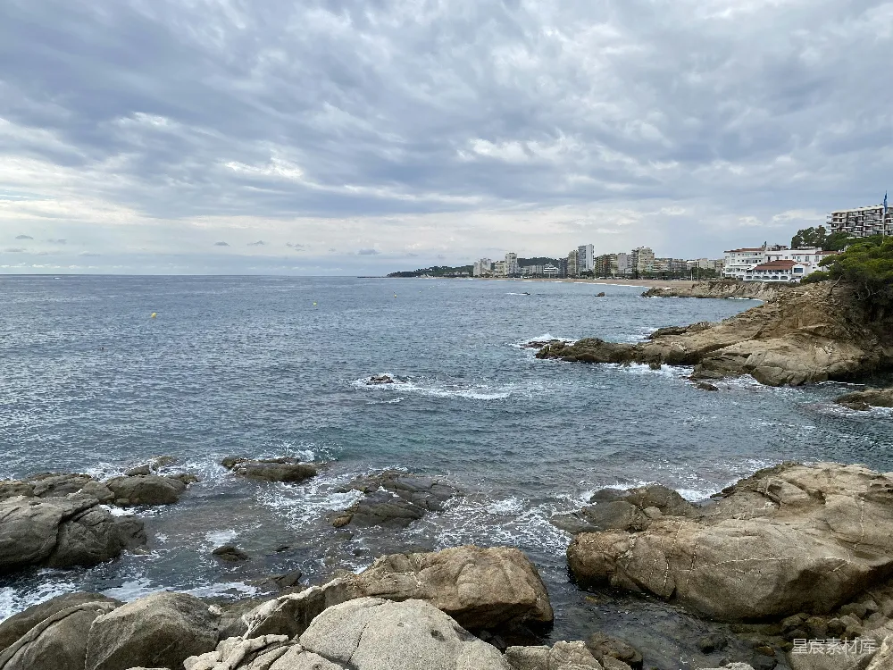 高清摄影  从岩石海岸眺望大海的景色
