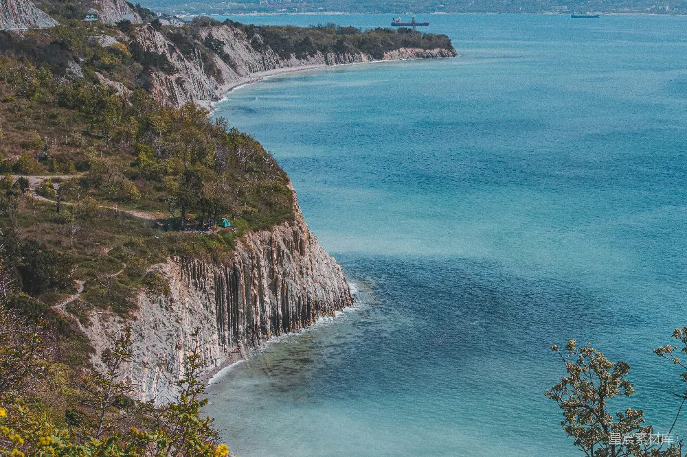 高清摄影  从悬崖上看海景