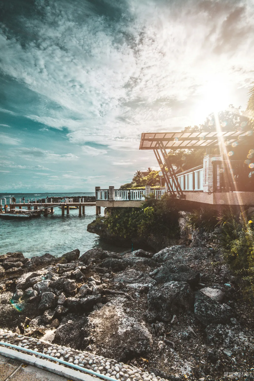 高清摄影  海滩边的小屋