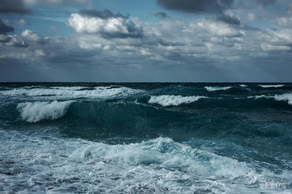 高清摄影  海浪拍打着海滩