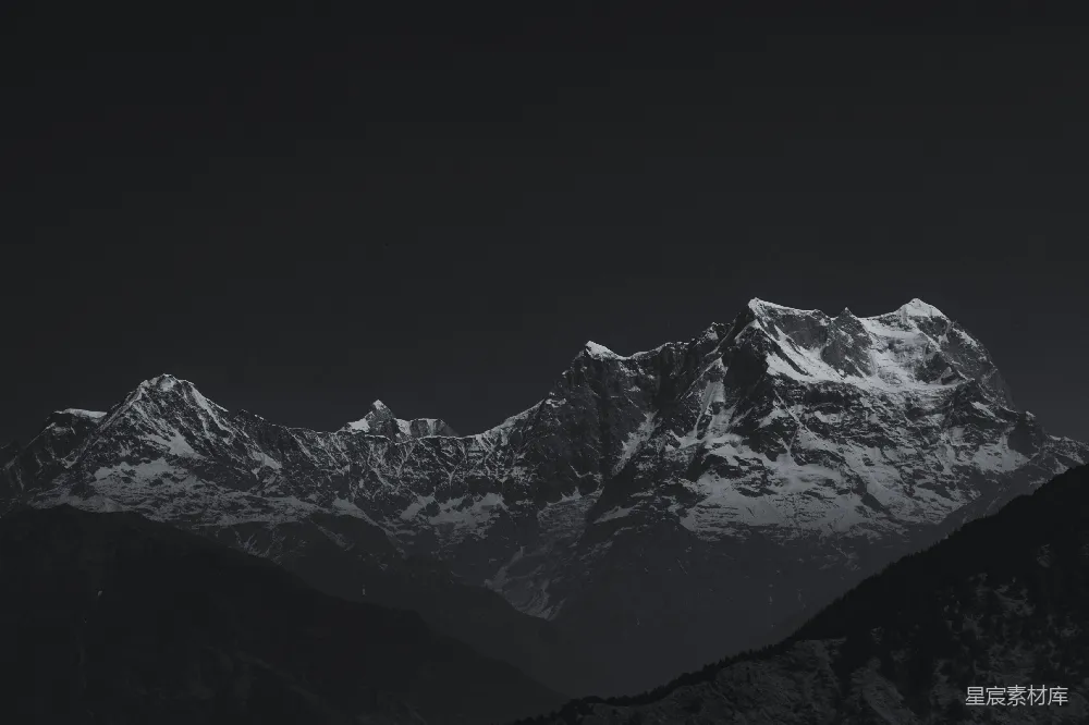 高清摄影 旅行 自然 壁纸 一座山脉在夜晚