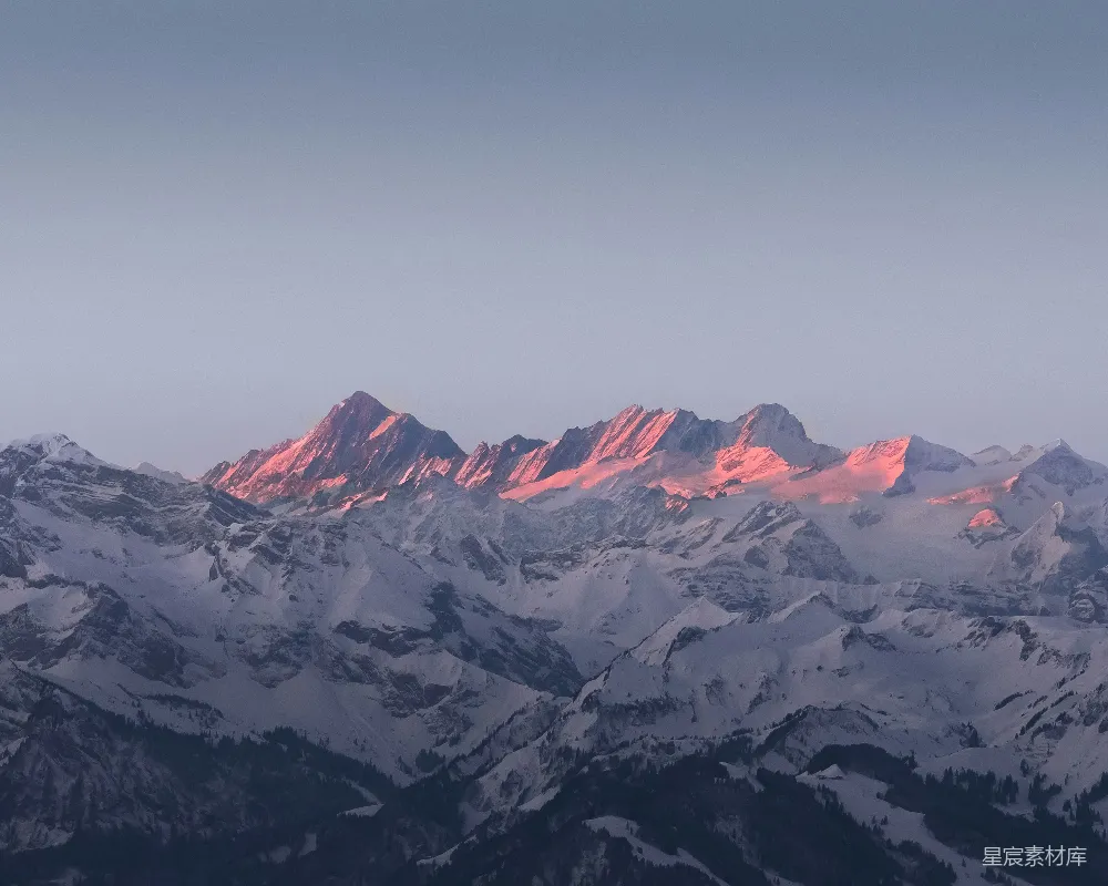 高清摄影  夕阳下的山脉景色