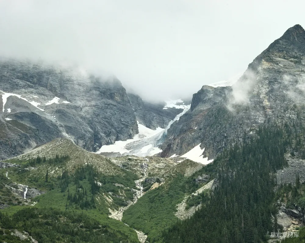 高清摄影  一座山间的雪谷