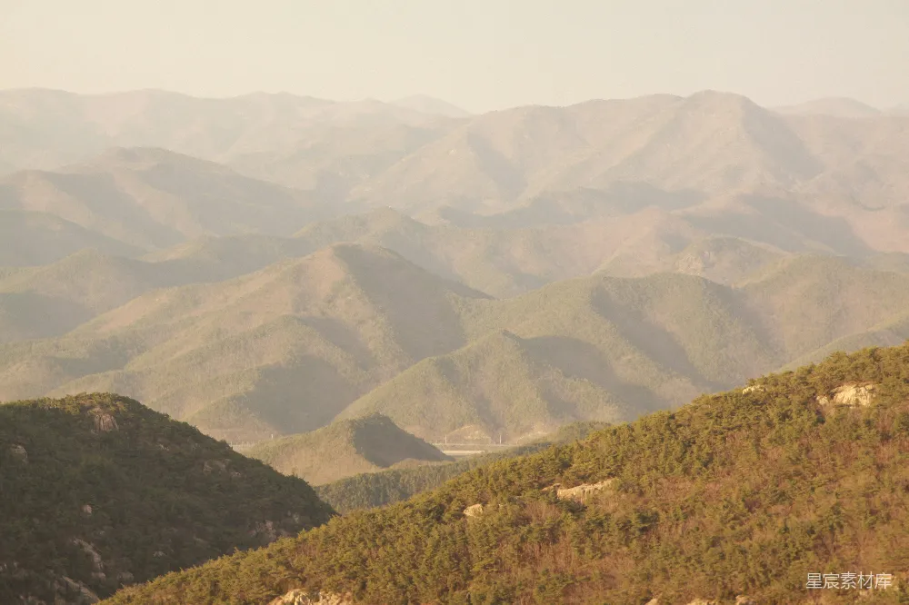 高清摄影 自然 远处的一片山脉景观