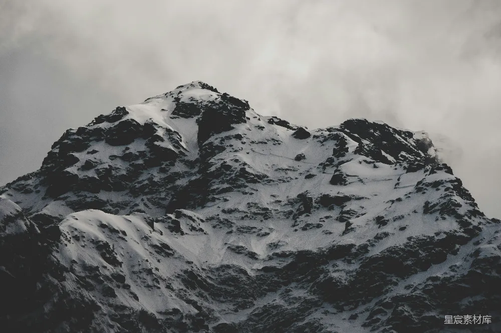 高清摄影  积雪覆盖的山