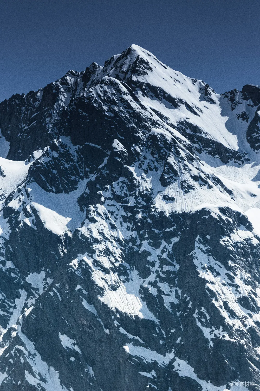 高清摄影  被雪覆盖的山