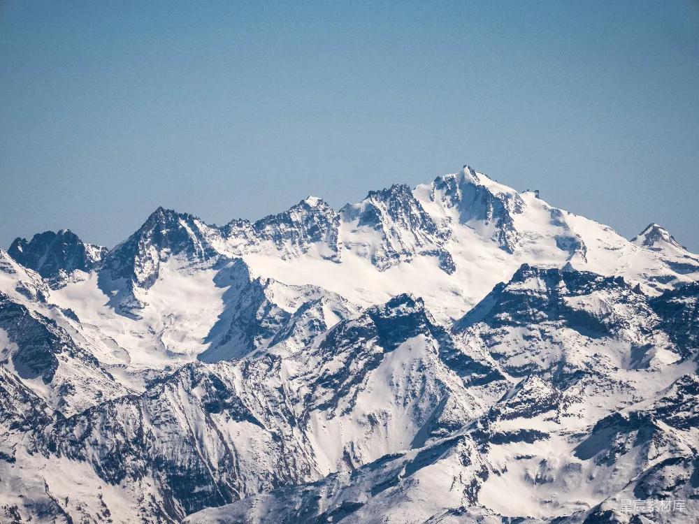 高清摄影  白雪覆盖的山峰