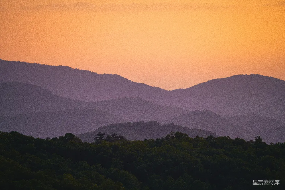 高清摄影  夕阳西下时的山脉景色