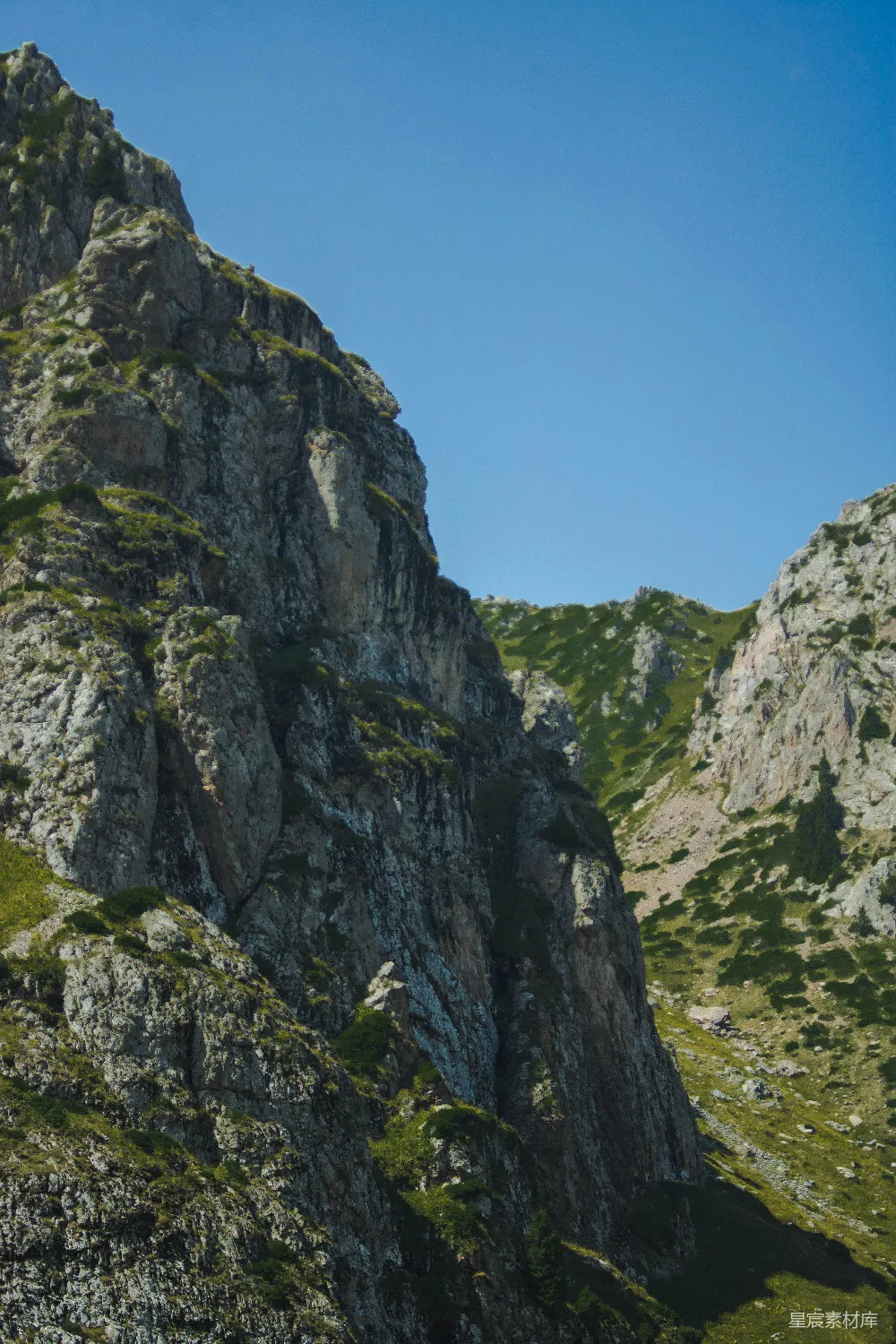 高清摄影  陡峭的山岩面