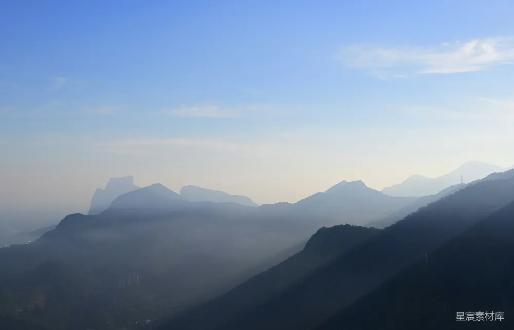 高清摄影  远处山脉的景象