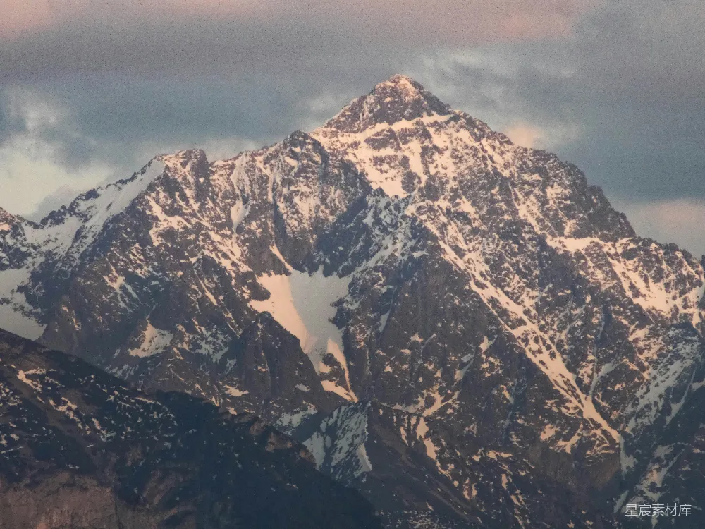 高清摄影  一座雪山