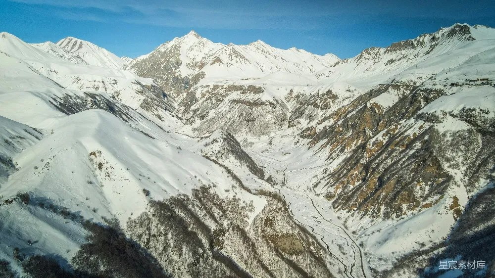 高清摄影 旅行 自然 壁纸 从飞机上看到的雪峰景象