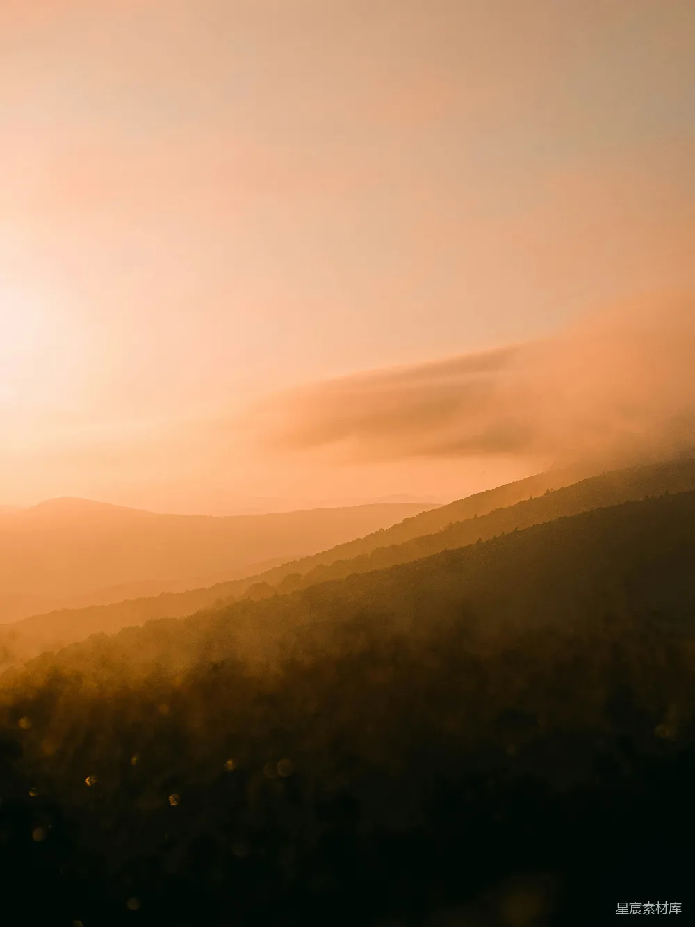 高清摄影 壁纸 自然 夕阳下的山影