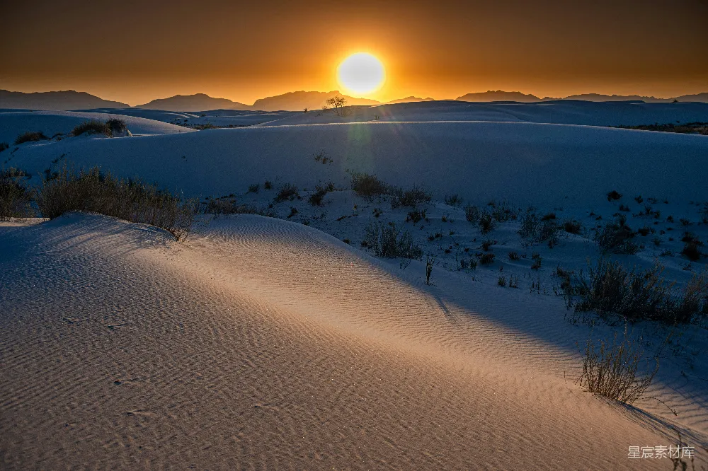 高清摄影 旅行 自然 壁纸 夕阳正映照在雪地之上