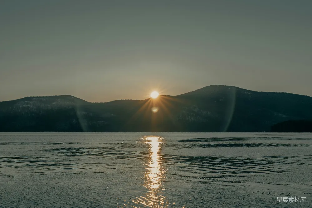 高清摄影  夕阳西下，海面静谧