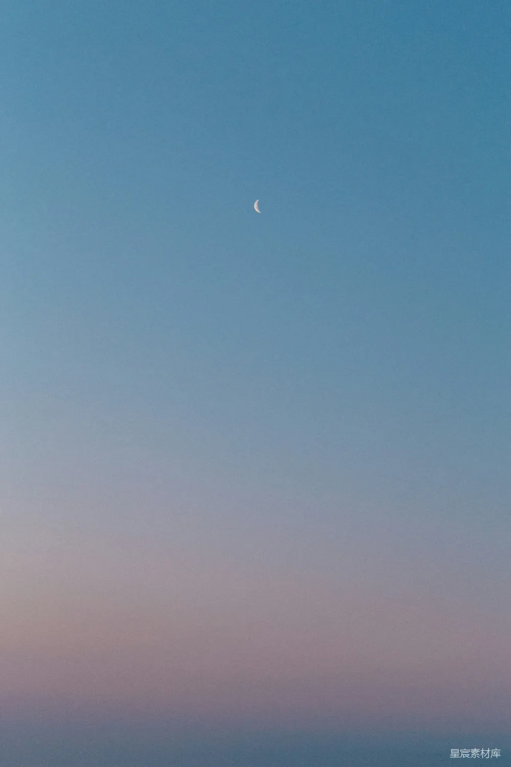 高清摄影  一架飞机在天空中飞行