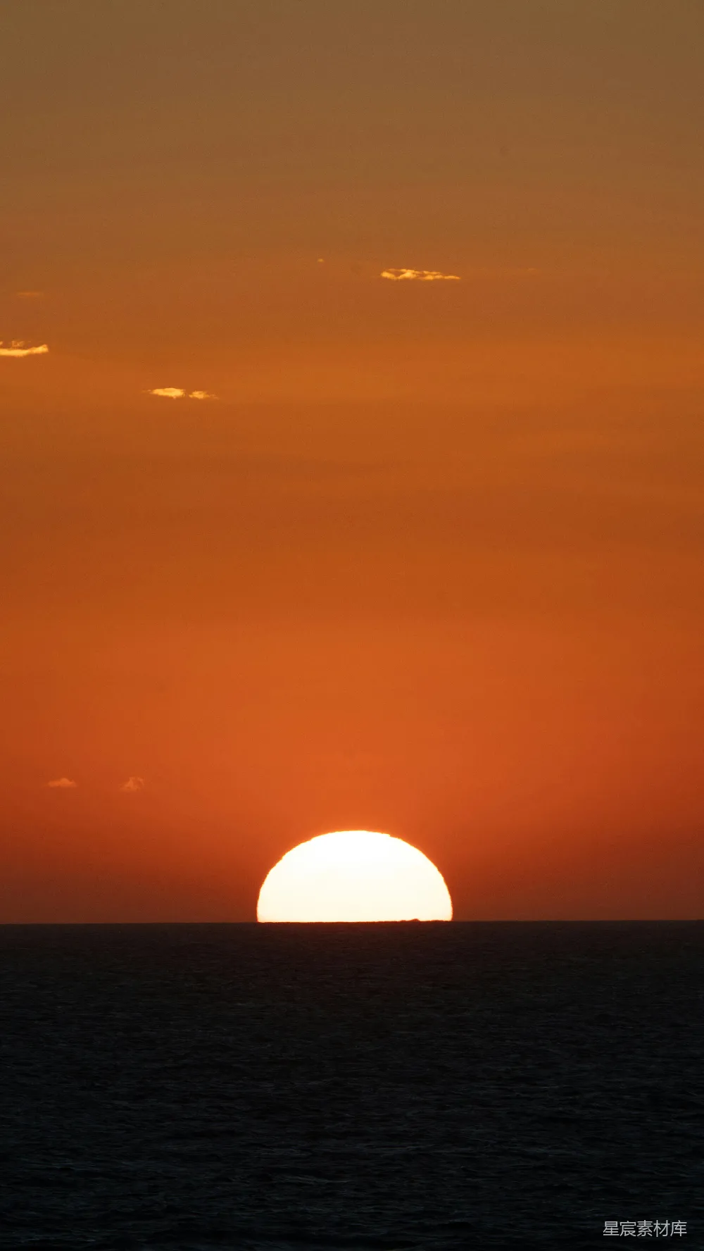高清摄影  太阳落海。