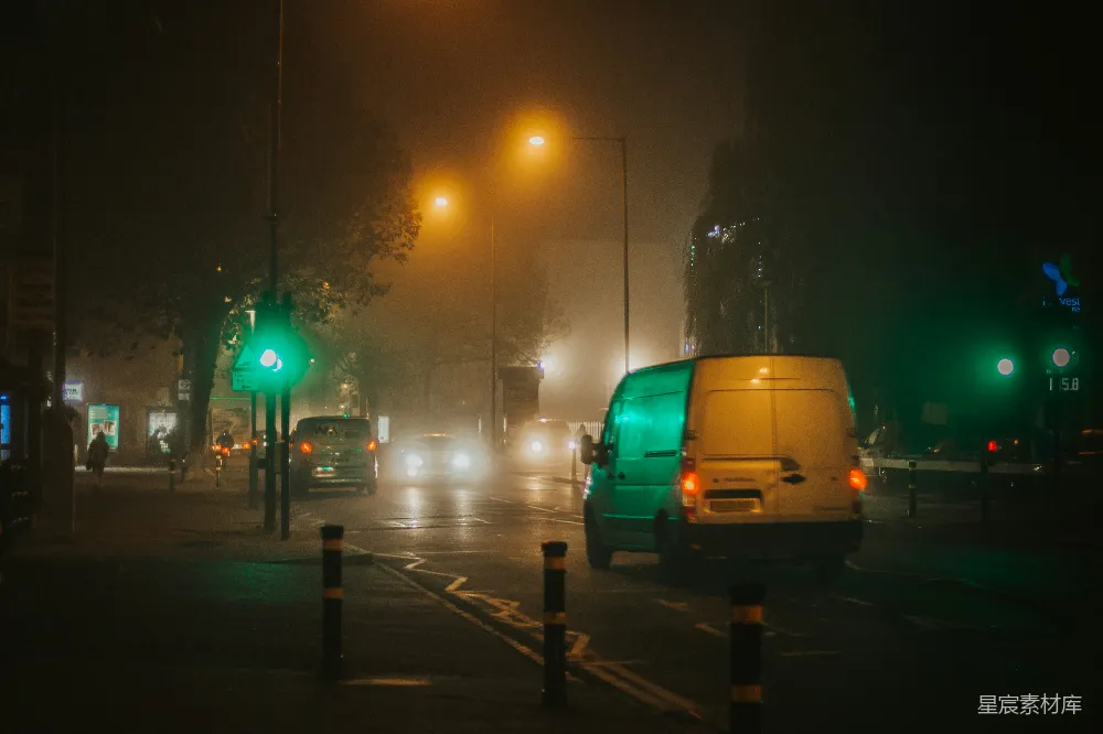高清摄影  夜晚路上的汽车