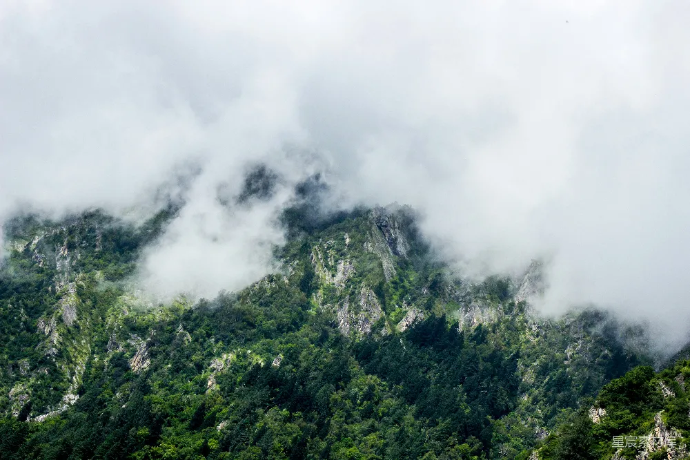 高清摄影  白天的青山绿水